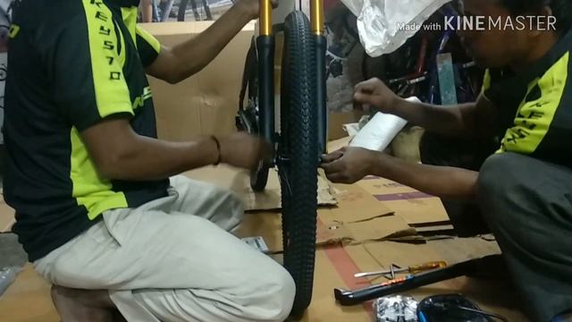 Trinx Big7 B700: Unboxing смотреть онлайн