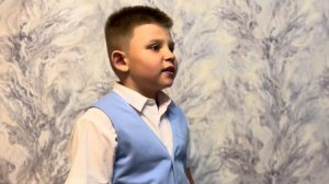 Стихотворение Роберта Рождественского «На Земле, безжалостно маленькой…»