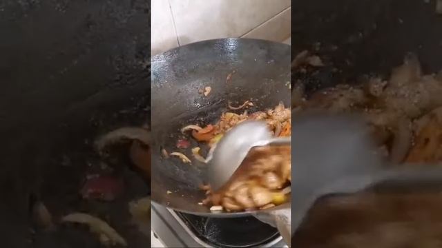 Pakbet and Pork Binagoongan in Fish Bagoong. смотреть онлайн
