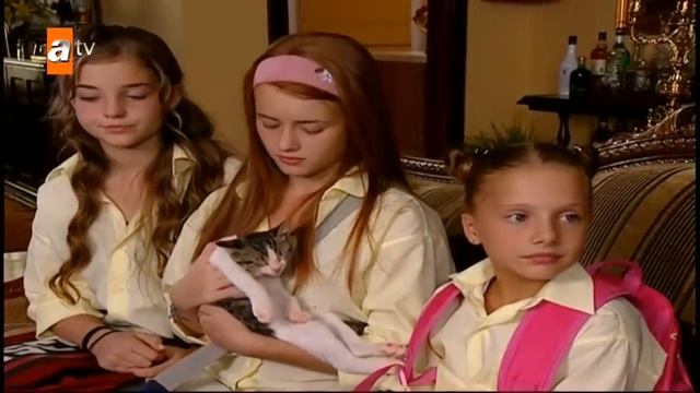 Selena 3. Bölüm смотреть онлайн