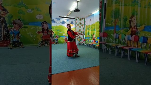 танец Рамзии Ахатовны.mp4 смотреть онлайн