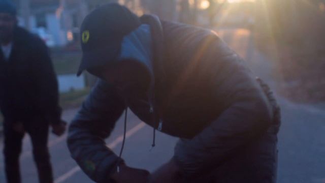 Jollo Ft ToniJack "Around Me" смотреть онлайн