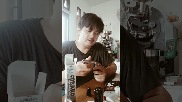 kesan pertama begitu menggoda.. bold creamy cigar CUBANO silver salt nicotine 50mg смотреть онлайн
