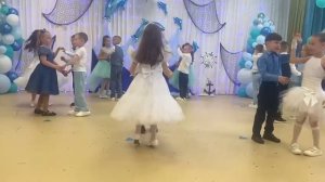 Танец "Вальс выпускной"