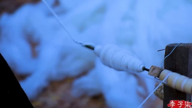 （羊羔毛斗篷)Weave A Lamb Wool Cape For The Freezing Winter 蓬松柔软的羊羔毛，织一件斗篷便不怕寒冬的风雪 | Liziqi Channel