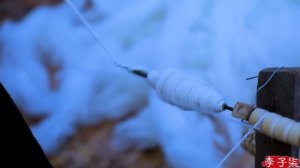 （羊羔毛斗篷)Weave a lamb wool cape for the freezing winter 蓬松柔软的羊羔毛，织一件斗篷便不怕寒冬的风雪 | Liziqi Channel