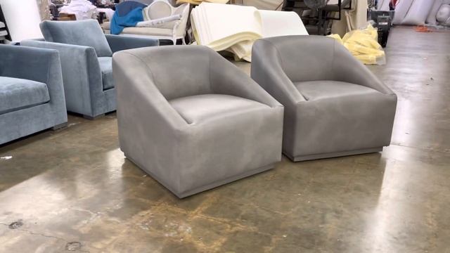 Midcentury style Grey leather swivel chairs смотреть онлайн