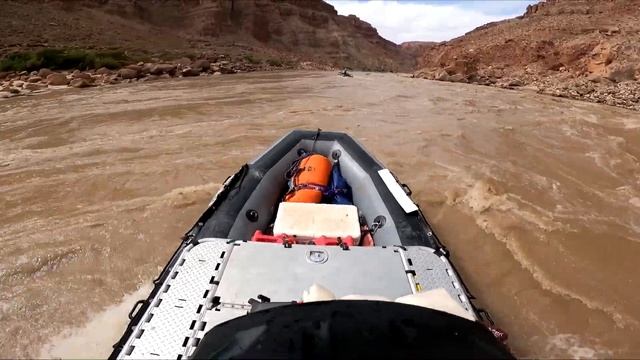 Cataract Canyon 2022 high water Achilles SU-16 смотреть онлайн
