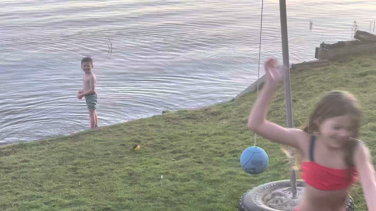 Polar bears plunge in Lake Sammamish (42 degrees) смотреть онлайн