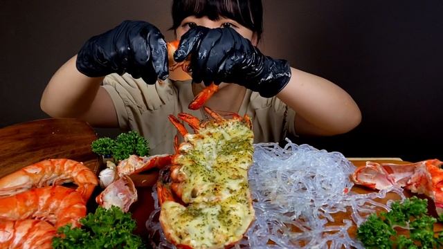 🦞랍스터치즈구이🦐새우구이먹방|해산물먹방|Lobster eatingshow|Grilled lobster cheese|エビの焼き物|Tôm hùm nướng|กุ้งมังกรย่าง смотреть онлайн