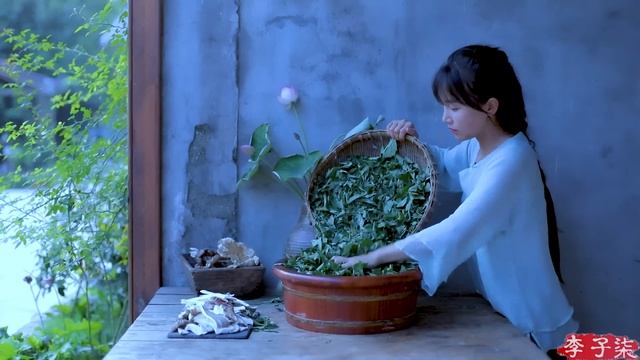 甚于肉味的治愈美食，带些雨露的清甜——鸡枞菌|Liziqi Channel