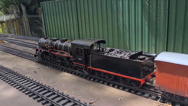 AC16 QR 221A Locomotive at AMRA Zillmere 1/24 scale live steam смотреть онлайн
