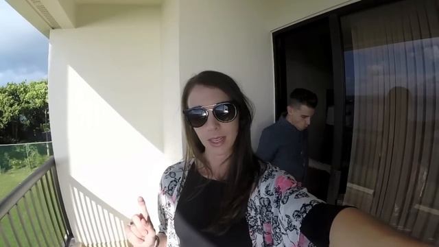 Snorkelling with Mike Tompkins смотреть онлайн