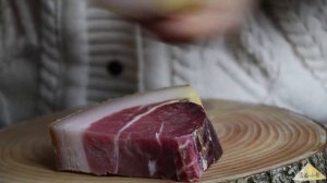 卸了今年最后一只火腿做个豌豆火腿焖饭，犒劳一下自己和家人【滇西小哥】