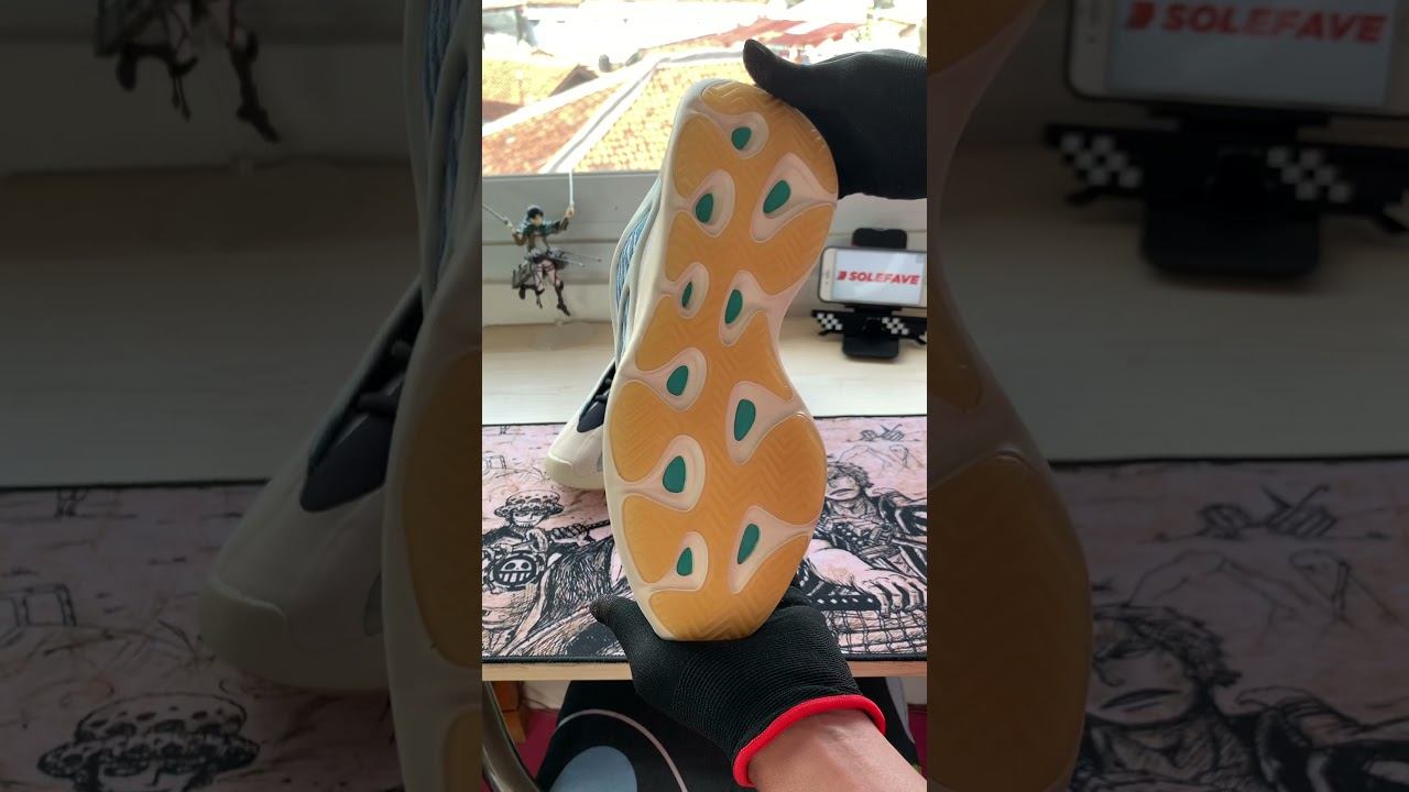 UNBOXING SNEAKERS YEEZY 700 V3 KYANITE GY0260 смотреть онлайн