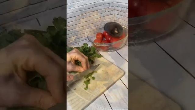 САЛАТ С ХРУСТЯЩИМИ БАКЛАЖАНАМИ 😋 смотреть онлайн