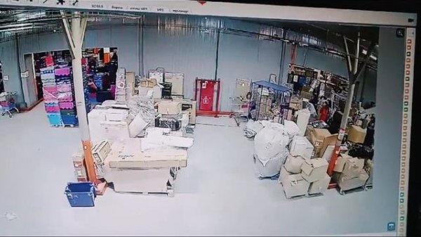 как работают на складе озон