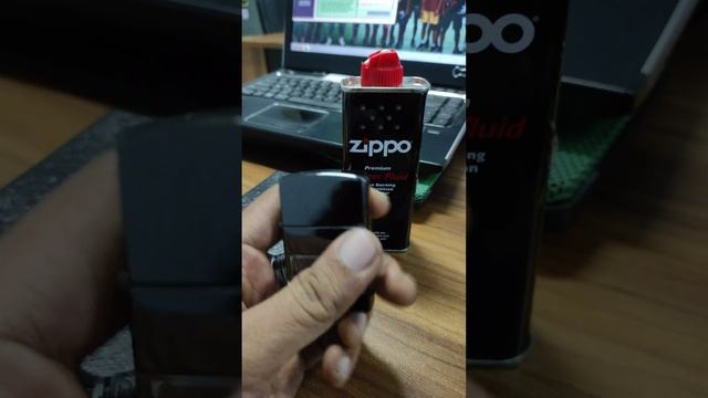 Korek Zippo tanpa kapas yang lebih hemat dan irit dari original Zippo. смотреть онлайн