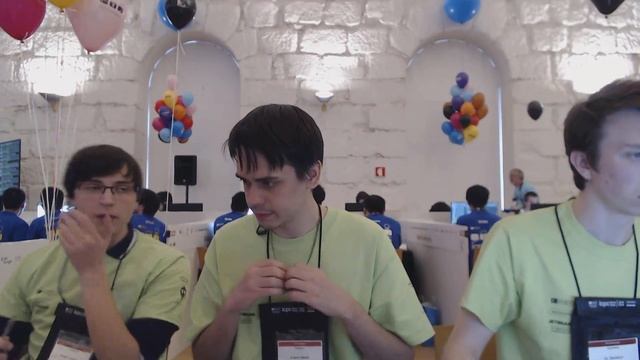 Moscow Institute of Physics & Technology wave to camera as they solve 5th problem смотреть онлайн