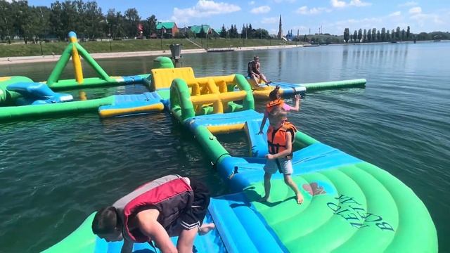 Водные испытания на батутах смотреть онлайн