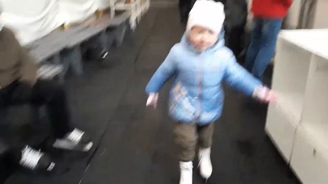 Первый выход на лёд... смотреть онлайн