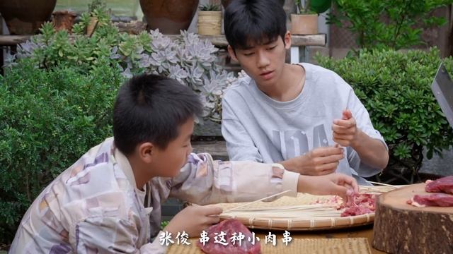 「一席一果」葡萄——树藤上一串串的甜蜜宝石【滇西小哥】