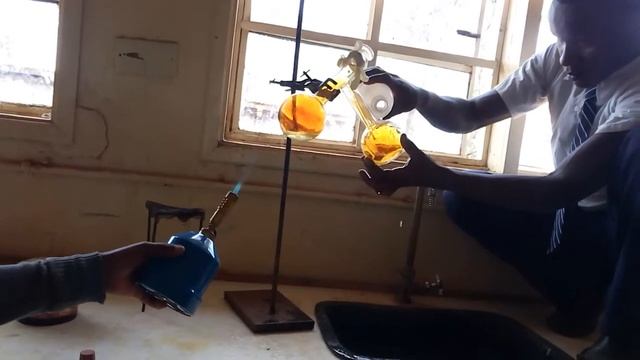 Lab Preparation of nitric (V) acid смотреть онлайн