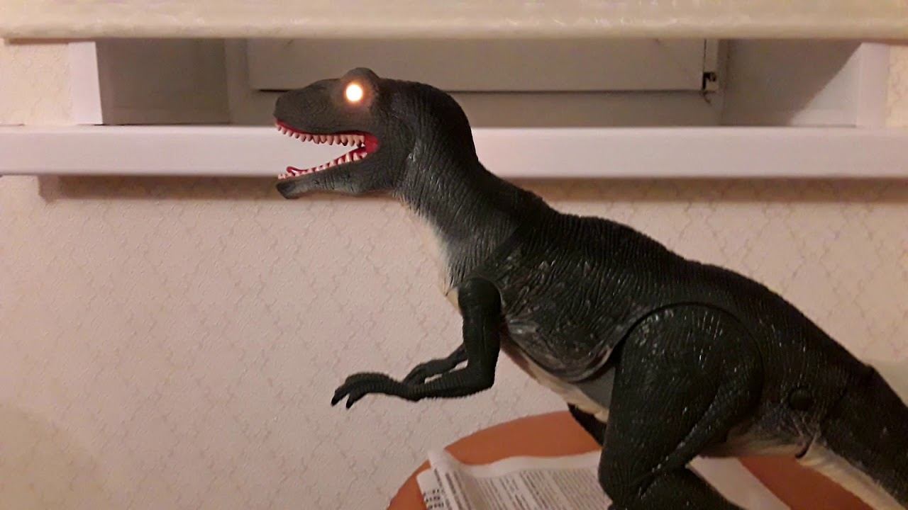 Как рычит динозавров на пульте.