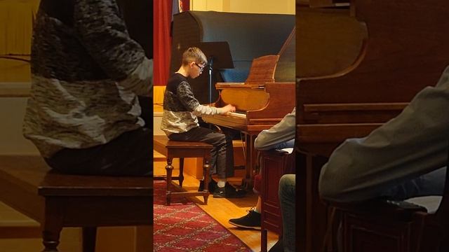 Young Piano Star Stuns Audience with Tempo di Minuetto Performance at Brighton Music Academy Recita смотреть онлайн