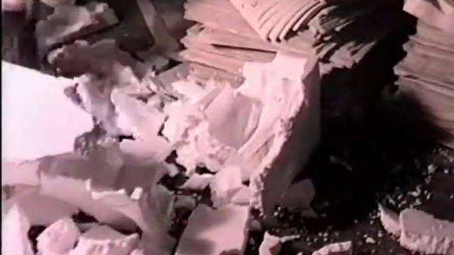 Smashing Styrofoam смотреть онлайн