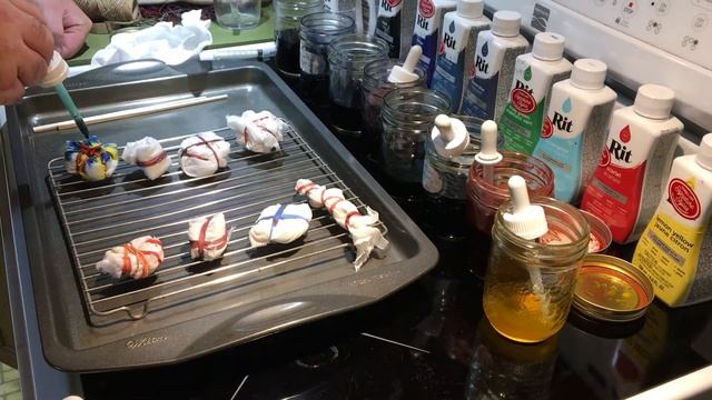 Tie Dyeing with Karl and Stephanie Johanson смотреть онлайн
