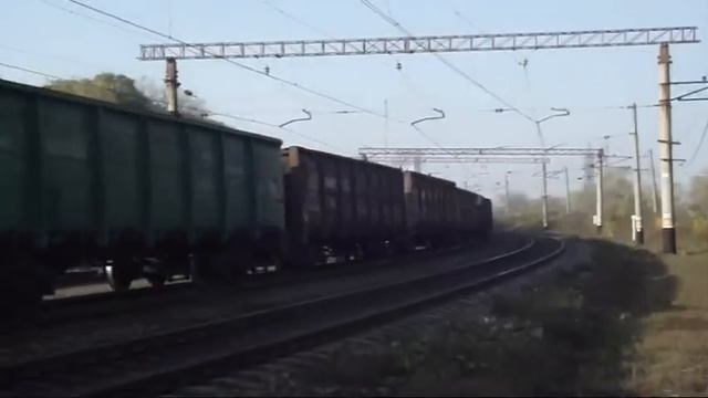 грузовой поезд проходит станцию Байрак.wmv смотреть онлайн