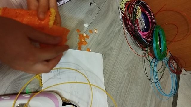 Делаем объёмного кота из Майнкрафта Minecraft самостоятельно из цветного пластика с помощью 3д ручки смотреть онлайн