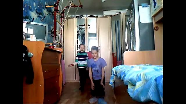 Бутылка воды челендж с братом смотреть онлайн