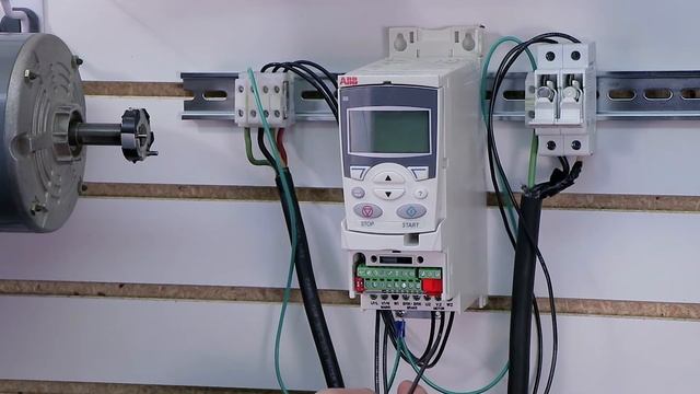 ABB ACS355 Training Lesson 1: Basic Input Voltage & Motor Wiring - Variable Frequency Drives смотреть онлайн
