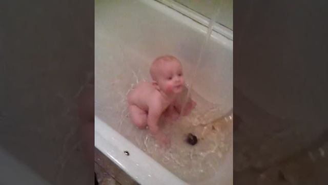 Любит воду смотреть онлайн