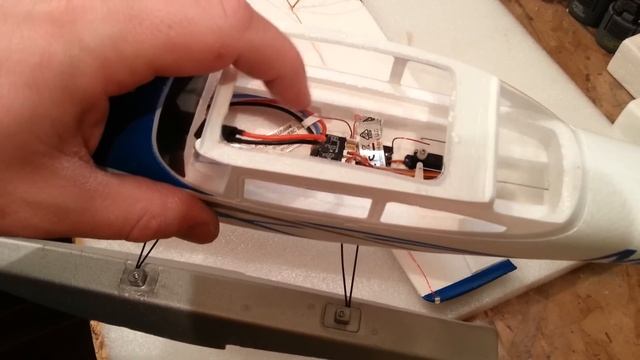 Horizon Hobby - Cessna 182 UMX - LED Mod - Part 3 of 6 смотреть онлайн