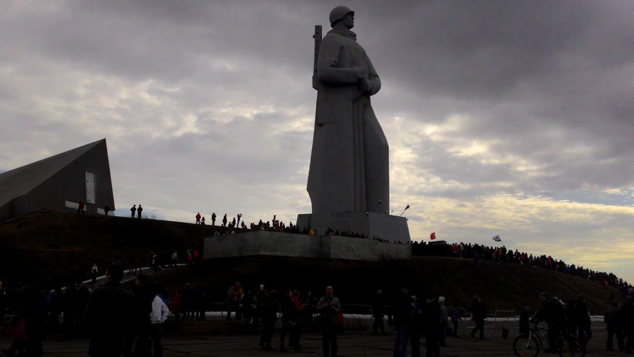 День Победы. Мурманск. 2015. У памятника Алеше смотреть онлайн