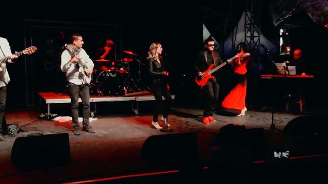 Philippe Lawrence with W.Y.L and Fuego de Rumba " Carina " смотреть онлайн