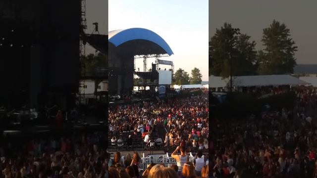 Karmin- Hello (Chicago 7-10-13 ) смотреть онлайн