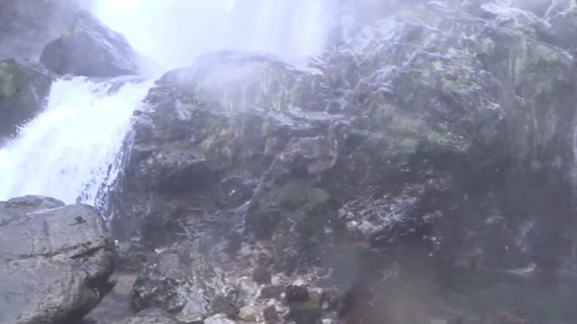 Водопад "Fervenza de Belelle" Ферроль Галисия Испания 16 января 2021г смотреть онлайн