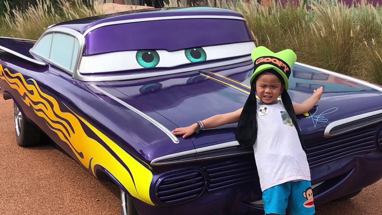 Cars Lightning McQueen Pop Century/ Art of Animation resort Radiator Springs Disney World Orlando смотреть онлайн