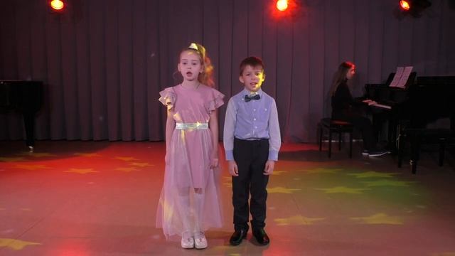Дуэт Людова Николь и Ильцов Илья 7 лет - Рождественская колядка "Добрый тебе вечер" смотреть онлайн