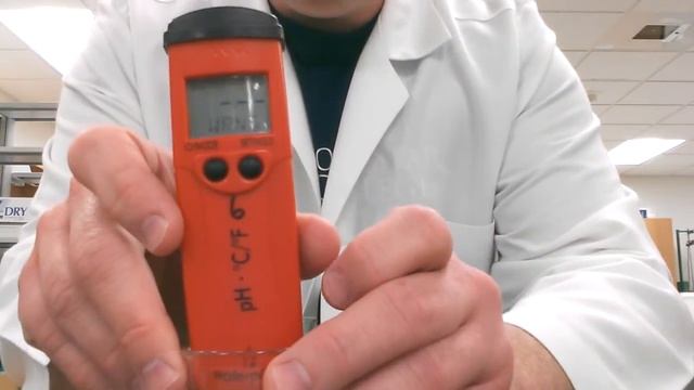 Calibrating handheld pH meter смотреть онлайн