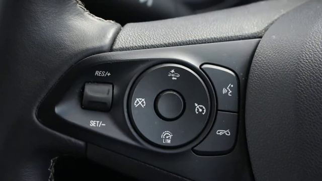 Vauxhall Astra 1.6 16V Turbo 200PS SRi Nav 5dr - DV68UZE смотреть онлайн