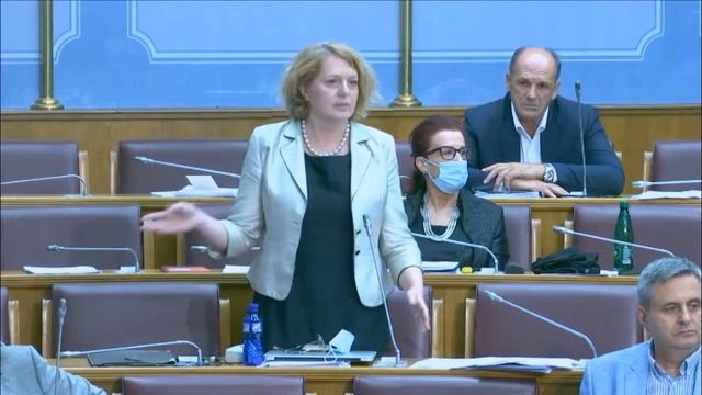 Branka Bosnjak - Pomorci se nažalost školuju da bi švercovali kokain смотреть онлайн