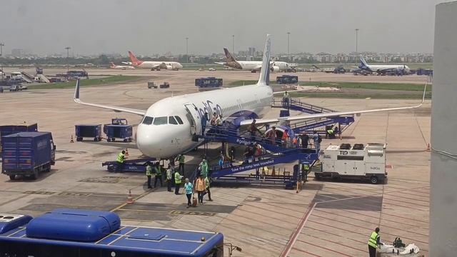 Delhi Air port#Terminal 2#Indigo# landed Aeroplane#Deboarding of passengers смотреть онлайн