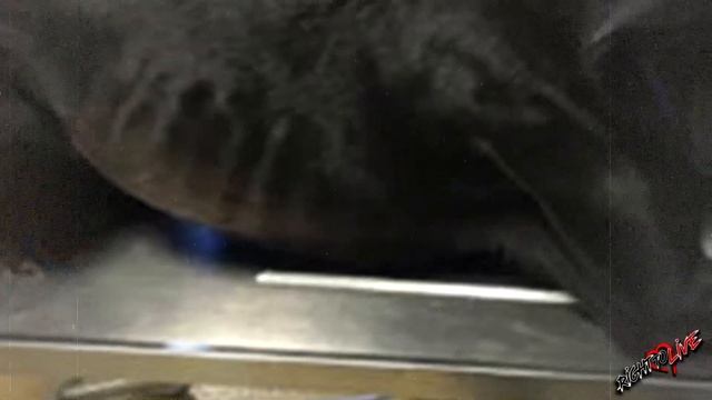 Он беспомощно лежал и не мог пошевелиться, а люди безразлично проходили мимо! смотреть онлайн