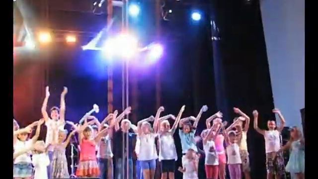 Наташа Королева - Маленькая страна (live) смотреть онлайн