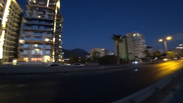 Вечерняя прогулка по набережной Алании (Турция 2024) смотреть онлайн